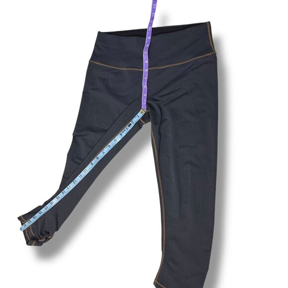 Prana Leggings Sz M Charcoal Contrast Stitch Cropped Ruched Textured Athletic - Picture 7 of 8